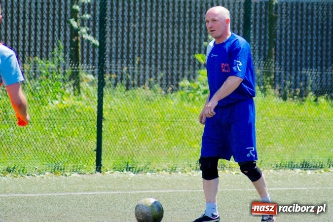 Zdjęcie w galerii na portalu naszraciborz.pl: Hurtownia zdetronizowana. Puchar prezesa trafił do Ensolu wiadomości z regionu