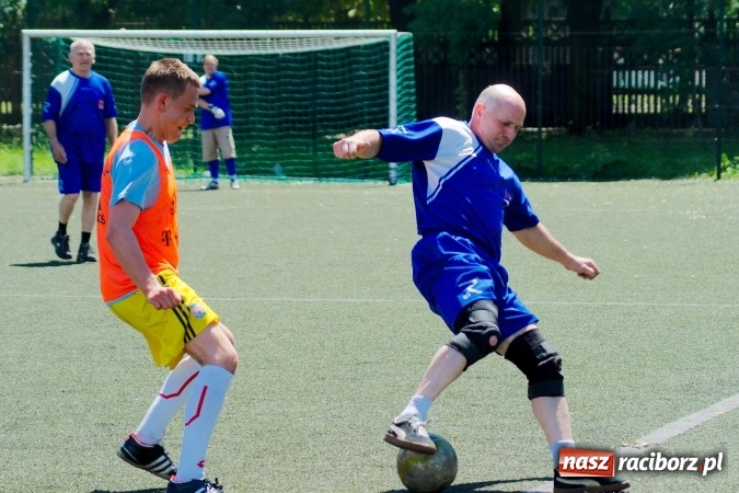 Zdjęcie w galerii na portalu naszraciborz.pl: Hurtownia zdetronizowana. Puchar prezesa trafił do Ensolu wiadomości z regionu