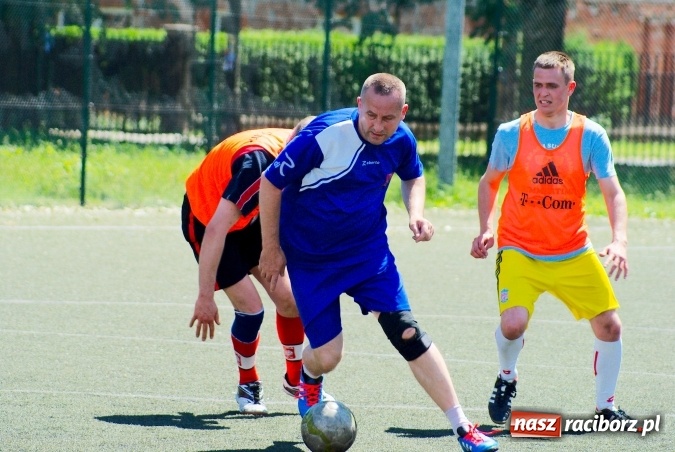 Zdjęcie w galerii na portalu naszraciborz.pl: Hurtownia zdetronizowana. Puchar prezesa trafił do Ensolu wiadomości z regionu