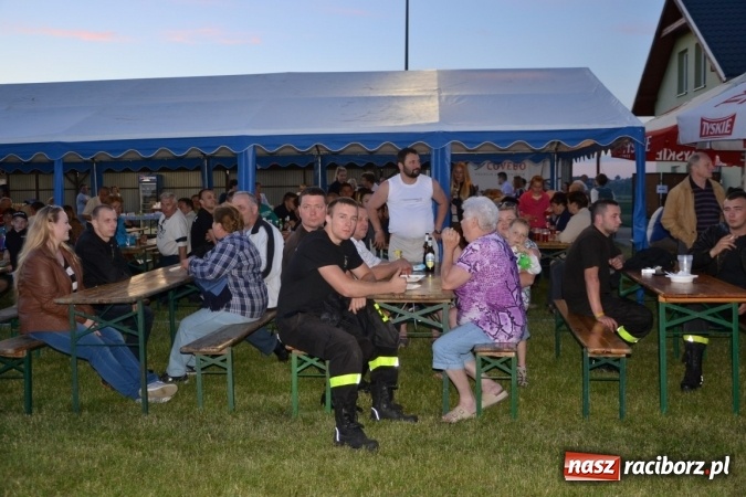 Zdjęcie w galerii na portalu naszraciborz.pl: Nocne zawody strażackie w Bolesławiu. Emocje i frekwencja jak na Euro wiadomości z regionu