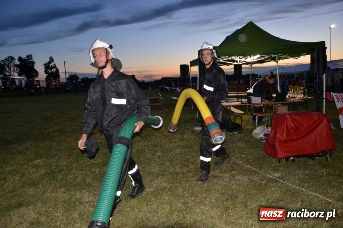 Zdjęcie w galerii na portalu naszraciborz.pl: Nocne zawody strażackie w Bolesławiu. Emocje i frekwencja jak na Euro wiadomości z regionu