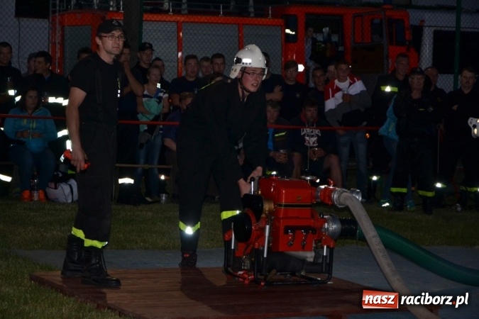 Zdjęcie w galerii na portalu naszraciborz.pl: Nocne zawody strażackie w Bolesławiu. Emocje i frekwencja jak na Euro wiadomości z regionu