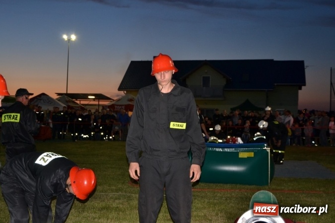 Zdjęcie w galerii na portalu naszraciborz.pl: Nocne zawody strażackie w Bolesławiu. Emocje i frekwencja jak na Euro wiadomości z regionu