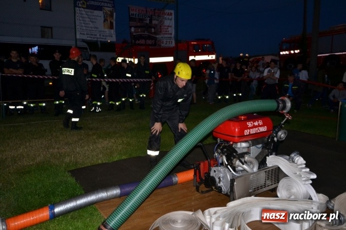 Zdjęcie w galerii na portalu naszraciborz.pl: Nocne zawody strażackie w Bolesławiu. Emocje i frekwencja jak na Euro wiadomości z regionu