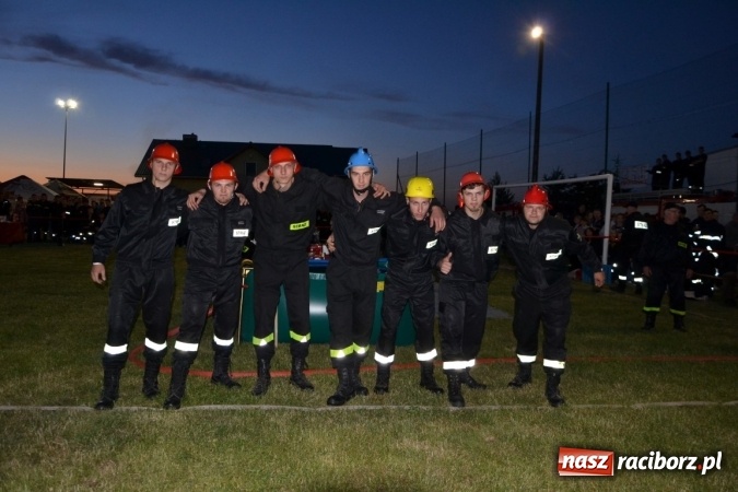 Zdjęcie w galerii na portalu naszraciborz.pl: Nocne zawody strażackie w Bolesławiu. Emocje i frekwencja jak na Euro wiadomości z regionu