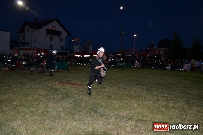 Zdjęcie w galerii na portalu naszraciborz.pl: Nocne zawody strażackie w Bolesławiu. Emocje i frekwencja jak na Euro wiadomości z regionu