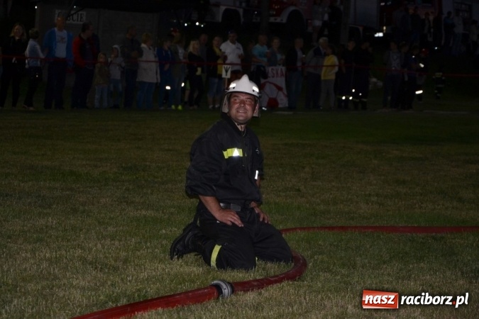 Zdjęcie w galerii na portalu naszraciborz.pl: Nocne zawody strażackie w Bolesławiu. Emocje i frekwencja jak na Euro wiadomości z regionu