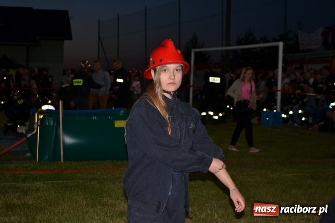 Zdjęcie w galerii na portalu naszraciborz.pl: Nocne zawody strażackie w Bolesławiu. Emocje i frekwencja jak na Euro wiadomości z regionu