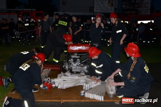 Zdjęcie w galerii na portalu naszraciborz.pl: Nocne zawody strażackie w Bolesławiu. Emocje i frekwencja jak na Euro wiadomości z regionu