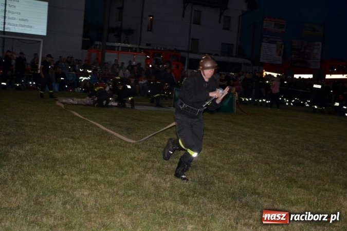 Zdjęcie w galerii na portalu naszraciborz.pl: Nocne zawody strażackie w Bolesławiu. Emocje i frekwencja jak na Euro wiadomości z regionu