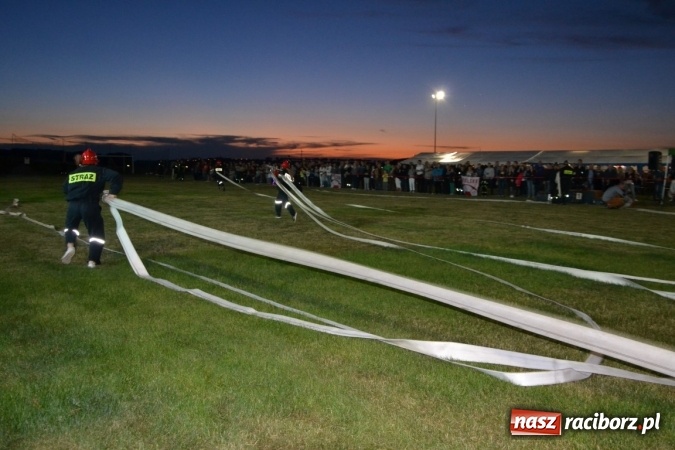 Zdjęcie w galerii na portalu naszraciborz.pl: Nocne zawody strażackie w Bolesławiu. Emocje i frekwencja jak na Euro wiadomości z regionu
