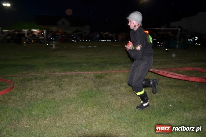 Zdjęcie w galerii na portalu naszraciborz.pl: Nocne zawody strażackie w Bolesławiu. Emocje i frekwencja jak na Euro wiadomości z regionu