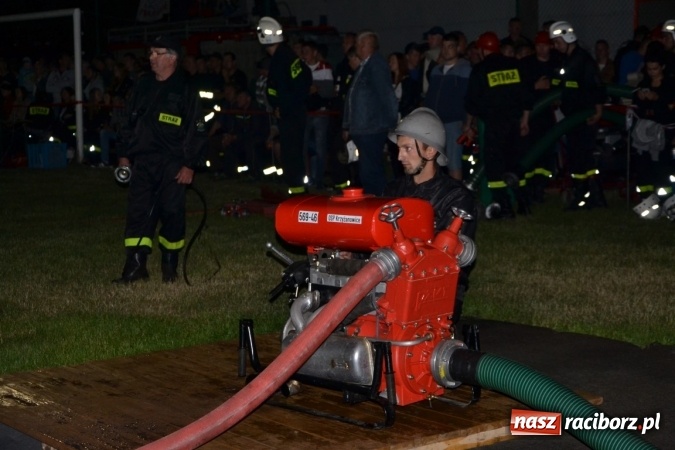 Zdjęcie w galerii na portalu naszraciborz.pl: Nocne zawody strażackie w Bolesławiu. Emocje i frekwencja jak na Euro wiadomości z regionu