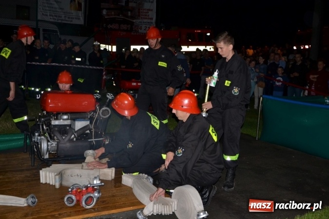 Zdjęcie w galerii na portalu naszraciborz.pl: Nocne zawody strażackie w Bolesławiu. Emocje i frekwencja jak na Euro wiadomości z regionu