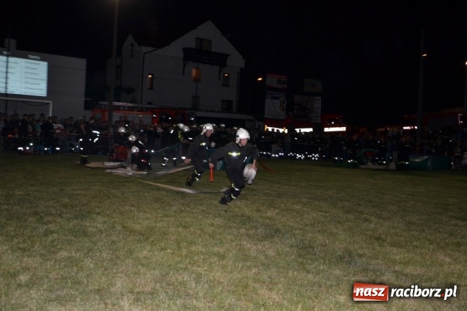 Zdjęcie w galerii na portalu naszraciborz.pl: Nocne zawody strażackie w Bolesławiu. Emocje i frekwencja jak na Euro wiadomości z regionu