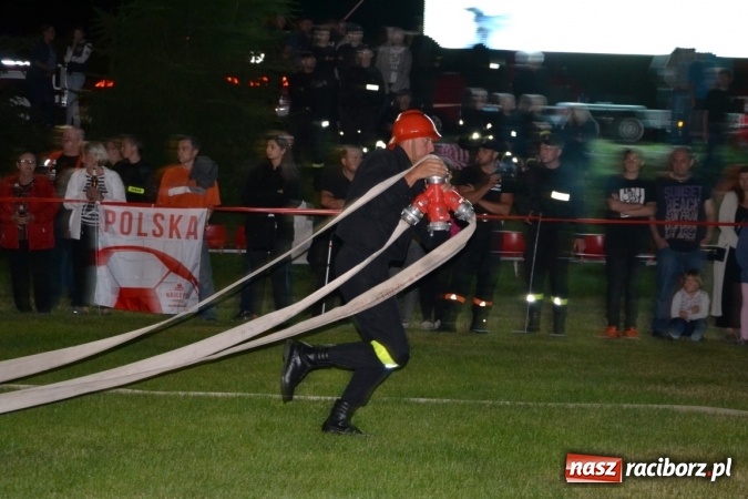 Zdjęcie w galerii na portalu naszraciborz.pl: Nocne zawody strażackie w Bolesławiu. Emocje i frekwencja jak na Euro wiadomości z regionu