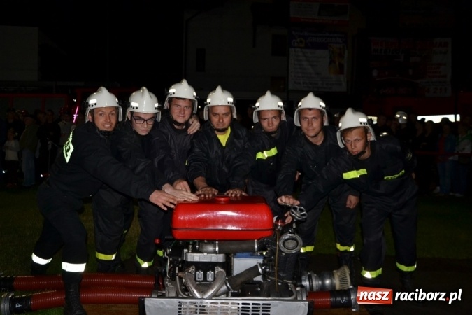 Zdjęcie w galerii na portalu naszraciborz.pl: Nocne zawody strażackie w Bolesławiu. Emocje i frekwencja jak na Euro wiadomości z regionu