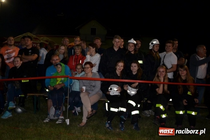 Zdjęcie w galerii na portalu naszraciborz.pl: Nocne zawody strażackie w Bolesławiu. Emocje i frekwencja jak na Euro wiadomości z regionu