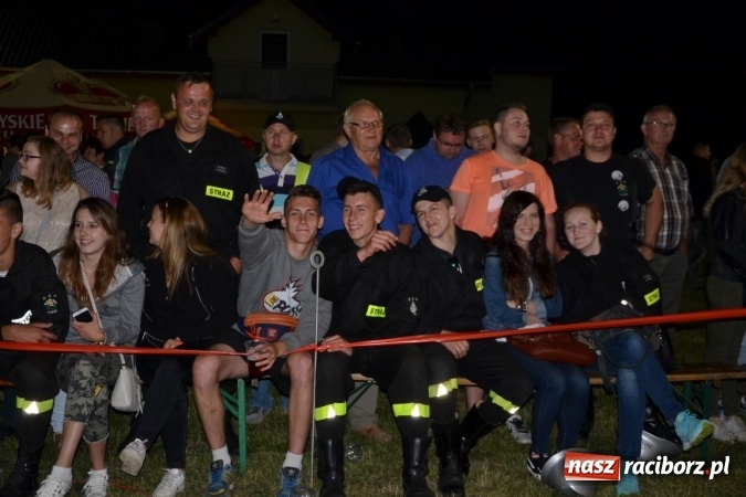 Zdjęcie w galerii na portalu naszraciborz.pl: Nocne zawody strażackie w Bolesławiu. Emocje i frekwencja jak na Euro wiadomości z regionu