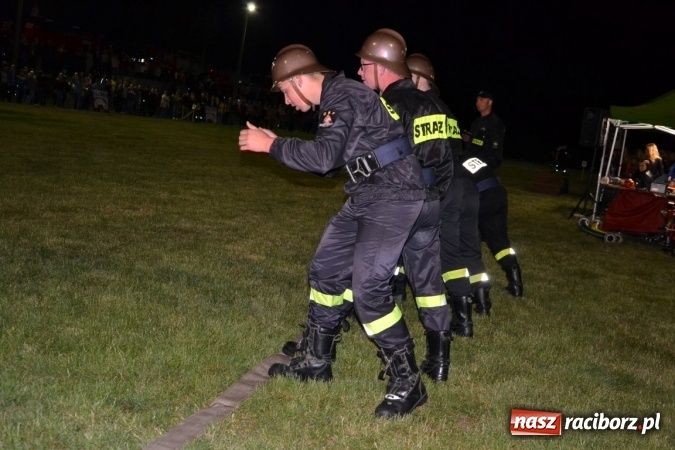 Zdjęcie w galerii na portalu naszraciborz.pl: Nocne zawody strażackie w Bolesławiu. Emocje i frekwencja jak na Euro wiadomości z regionu