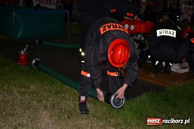 Zdjęcie w galerii na portalu naszraciborz.pl: Nocne zawody strażackie w Bolesławiu. Emocje i frekwencja jak na Euro wiadomości z regionu