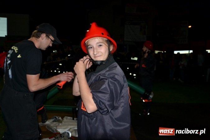 Zdjęcie w galerii na portalu naszraciborz.pl: Nocne zawody strażackie w Bolesławiu. Emocje i frekwencja jak na Euro wiadomości z regionu