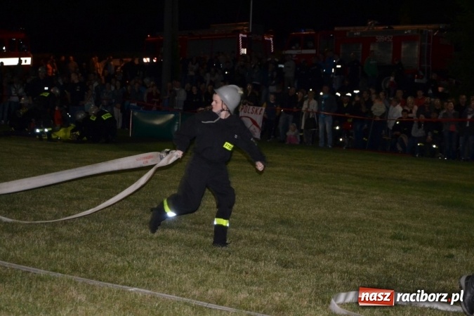Zdjęcie w galerii na portalu naszraciborz.pl: Nocne zawody strażackie w Bolesławiu. Emocje i frekwencja jak na Euro wiadomości z regionu