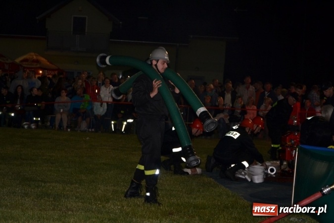 Zdjęcie w galerii na portalu naszraciborz.pl: Nocne zawody strażackie w Bolesławiu. Emocje i frekwencja jak na Euro wiadomości z regionu