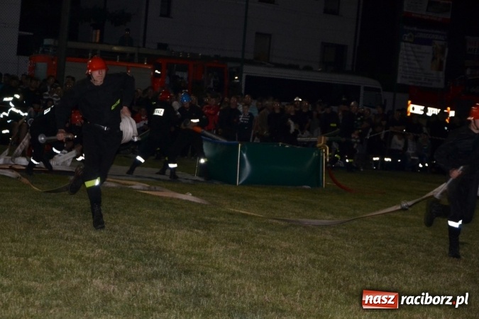 Zdjęcie w galerii na portalu naszraciborz.pl: Nocne zawody strażackie w Bolesławiu. Emocje i frekwencja jak na Euro wiadomości z regionu