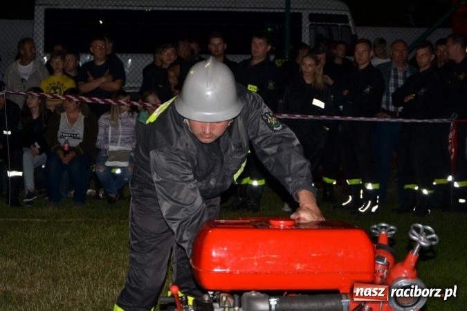 Zdjęcie w galerii na portalu naszraciborz.pl: Nocne zawody strażackie w Bolesławiu. Emocje i frekwencja jak na Euro wiadomości z regionu