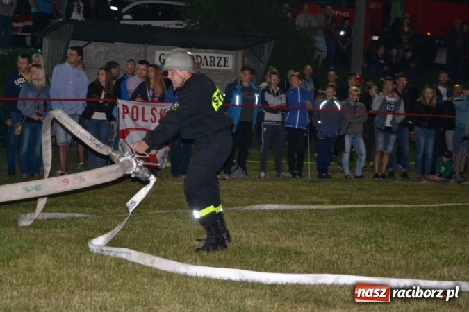 Zdjęcie w galerii na portalu naszraciborz.pl: Nocne zawody strażackie w Bolesławiu. Emocje i frekwencja jak na Euro wiadomości z regionu