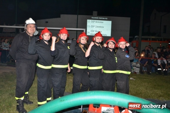 Zdjęcie w galerii na portalu naszraciborz.pl: Nocne zawody strażackie w Bolesławiu. Emocje i frekwencja jak na Euro wiadomości z regionu