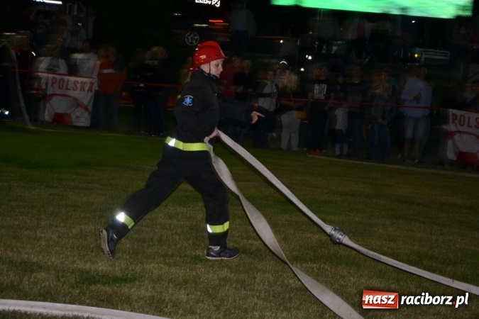 Zdjęcie w galerii na portalu naszraciborz.pl: Nocne zawody strażackie w Bolesławiu. Emocje i frekwencja jak na Euro wiadomości z regionu