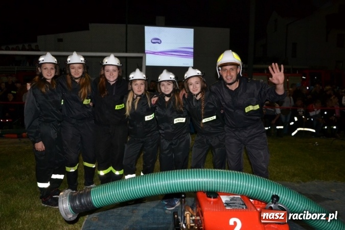 Zdjęcie w galerii na portalu naszraciborz.pl: Nocne zawody strażackie w Bolesławiu. Emocje i frekwencja jak na Euro wiadomości z regionu