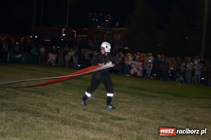 Zdjęcie w galerii na portalu naszraciborz.pl: Nocne zawody strażackie w Bolesławiu. Emocje i frekwencja jak na Euro wiadomości z regionu