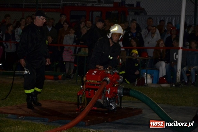 Zdjęcie w galerii na portalu naszraciborz.pl: Nocne zawody strażackie w Bolesławiu. Emocje i frekwencja jak na Euro wiadomości z regionu
