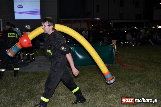 Zdjęcie w galerii na portalu naszraciborz.pl: Nocne zawody strażackie w Bolesławiu. Emocje i frekwencja jak na Euro wiadomości z regionu