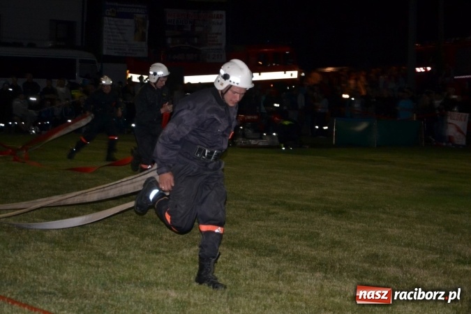 Zdjęcie w galerii na portalu naszraciborz.pl: Nocne zawody strażackie w Bolesławiu. Emocje i frekwencja jak na Euro wiadomości z regionu