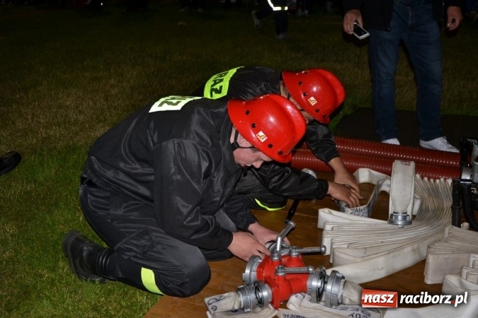 Zdjęcie w galerii na portalu naszraciborz.pl: Nocne zawody strażackie w Bolesławiu. Emocje i frekwencja jak na Euro wiadomości z regionu