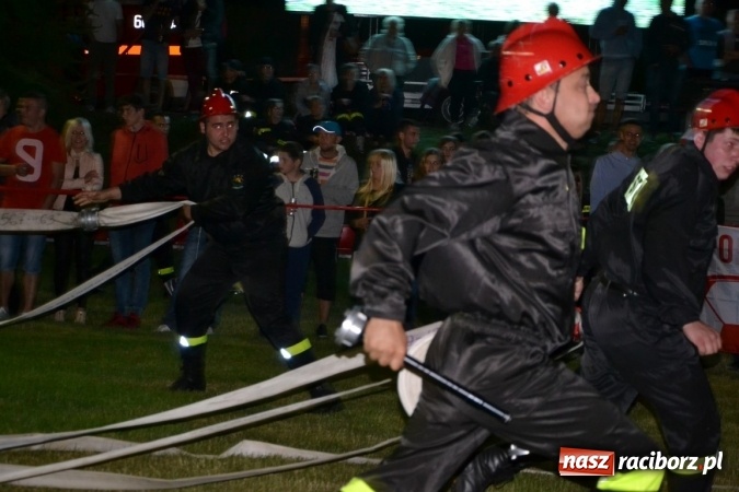 Zdjęcie w galerii na portalu naszraciborz.pl: Nocne zawody strażackie w Bolesławiu. Emocje i frekwencja jak na Euro wiadomości z regionu