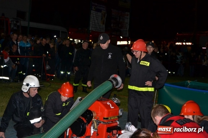 Zdjęcie w galerii na portalu naszraciborz.pl: Nocne zawody strażackie w Bolesławiu. Emocje i frekwencja jak na Euro wiadomości z regionu