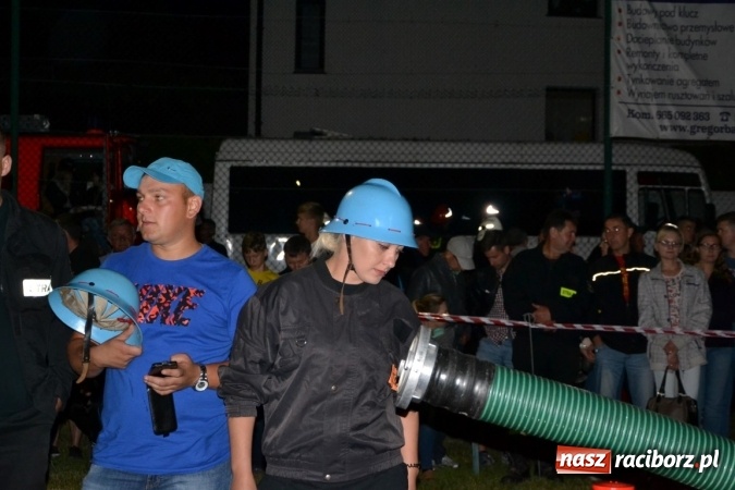 Zdjęcie w galerii na portalu naszraciborz.pl: Nocne zawody strażackie w Bolesławiu. Emocje i frekwencja jak na Euro wiadomości z regionu