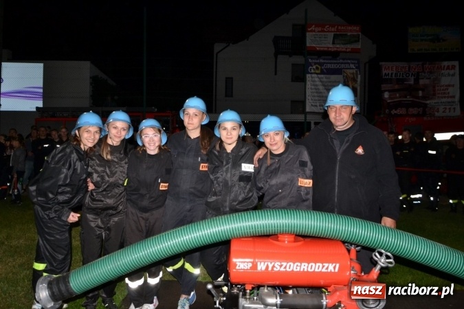 Zdjęcie w galerii na portalu naszraciborz.pl: Nocne zawody strażackie w Bolesławiu. Emocje i frekwencja jak na Euro wiadomości z regionu