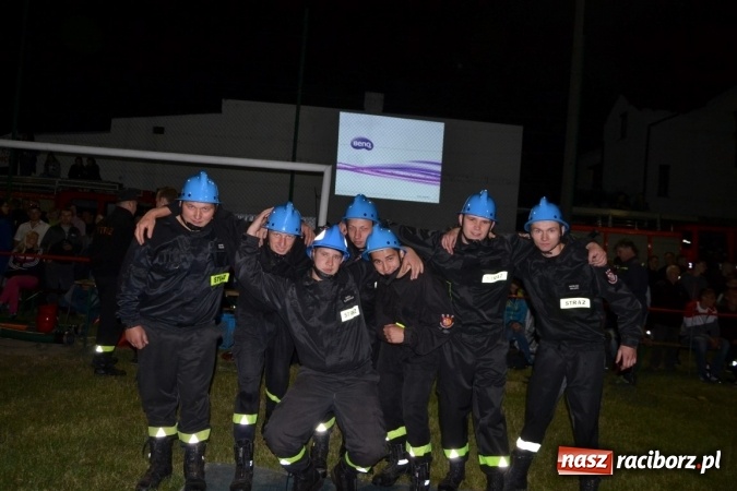 Zdjęcie w galerii na portalu naszraciborz.pl: Nocne zawody strażackie w Bolesławiu. Emocje i frekwencja jak na Euro wiadomości z regionu