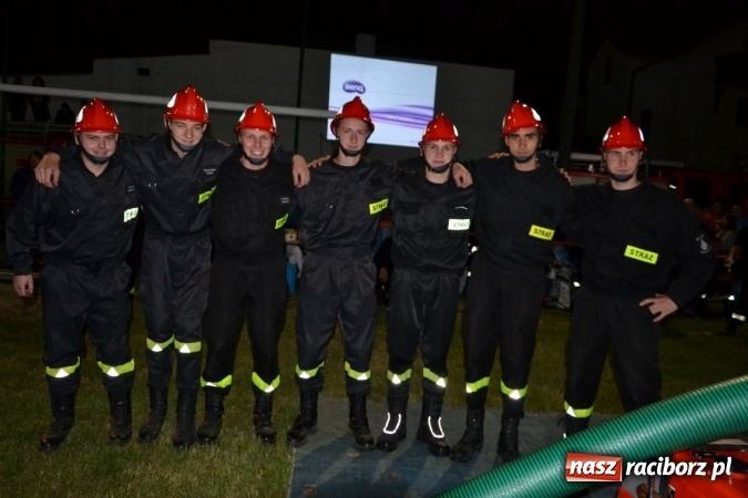 Zdjęcie w galerii na portalu naszraciborz.pl: Nocne zawody strażackie w Bolesławiu. Emocje i frekwencja jak na Euro wiadomości z regionu