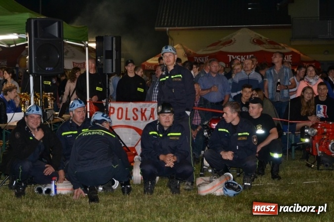 Zdjęcie w galerii na portalu naszraciborz.pl: Nocne zawody strażackie w Bolesławiu. Emocje i frekwencja jak na Euro wiadomości z regionu