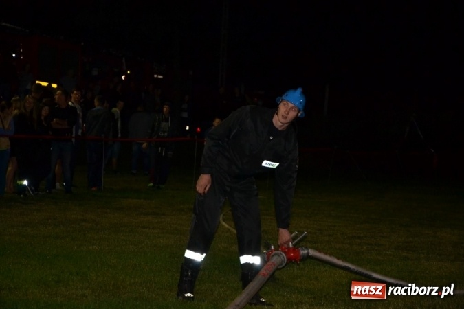 Zdjęcie w galerii na portalu naszraciborz.pl: Nocne zawody strażackie w Bolesławiu. Emocje i frekwencja jak na Euro wiadomości z regionu