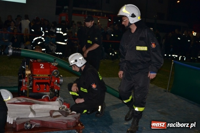 Zdjęcie w galerii na portalu naszraciborz.pl: Nocne zawody strażackie w Bolesławiu. Emocje i frekwencja jak na Euro wiadomości z regionu