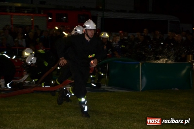 Zdjęcie w galerii na portalu naszraciborz.pl: Nocne zawody strażackie w Bolesławiu. Emocje i frekwencja jak na Euro wiadomości z regionu