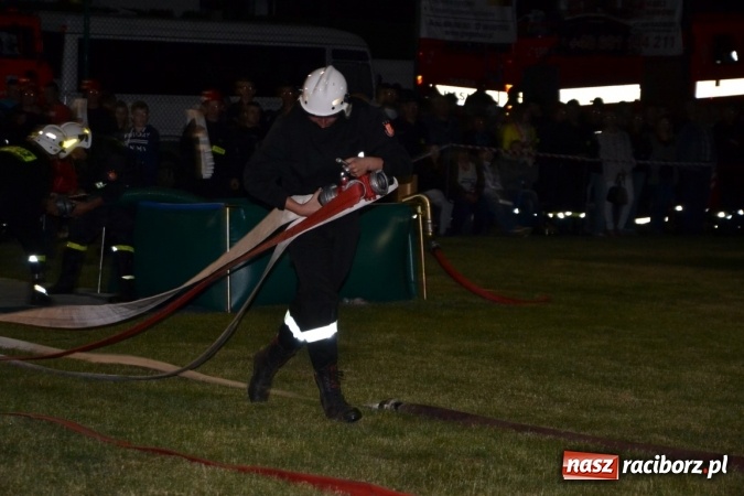 Zdjęcie w galerii na portalu naszraciborz.pl: Nocne zawody strażackie w Bolesławiu. Emocje i frekwencja jak na Euro wiadomości z regionu